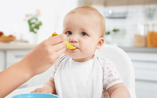 Bebeklerde Emzirme Düzeni Nasıl Olmalı ?